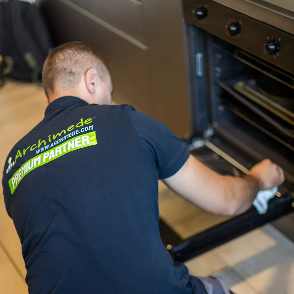 Hausgeräte-Reparatur durch einen Archimede-Partnertechniker