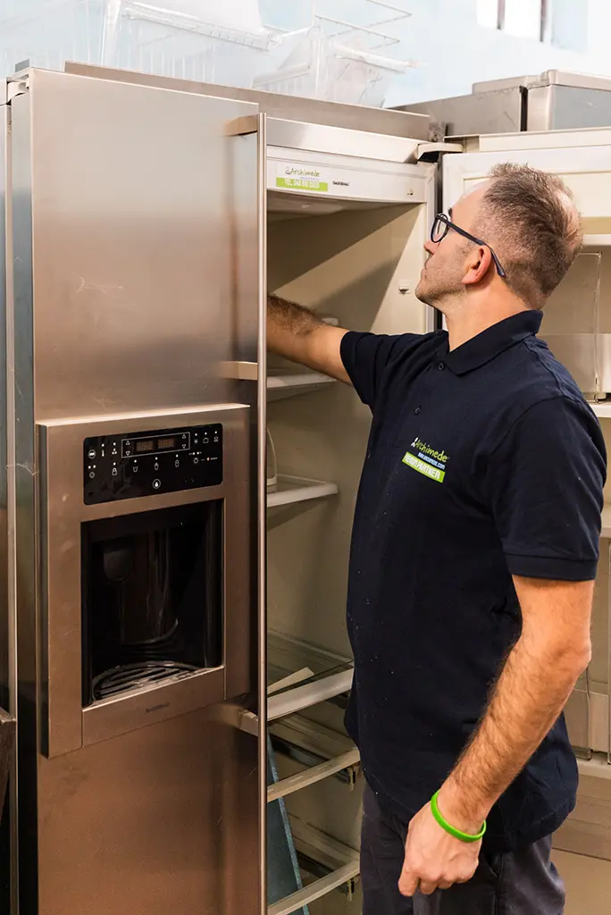 Archimede Techniker bei der Gaggenau Vario-Kühlung Reparatur in Nürnberg