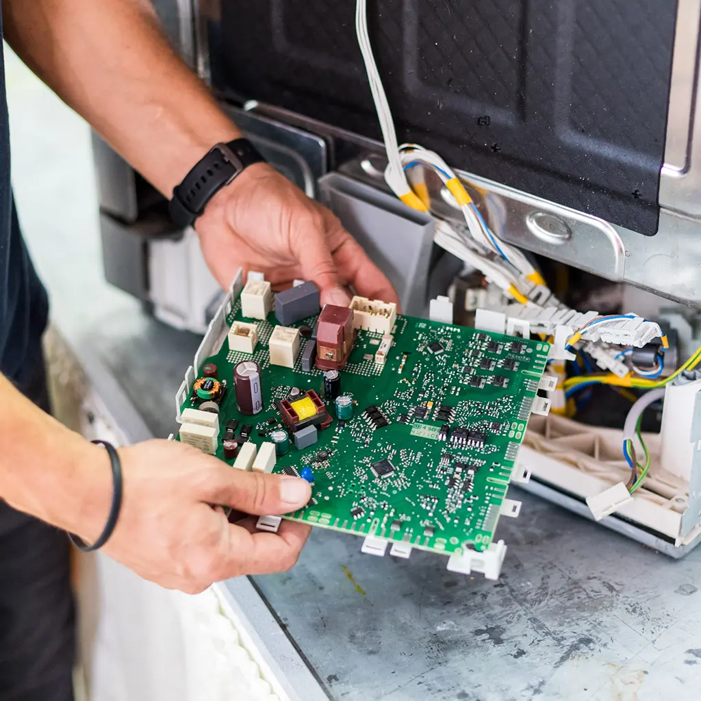 Analisi dei guasti basata su dati reali di riparazione