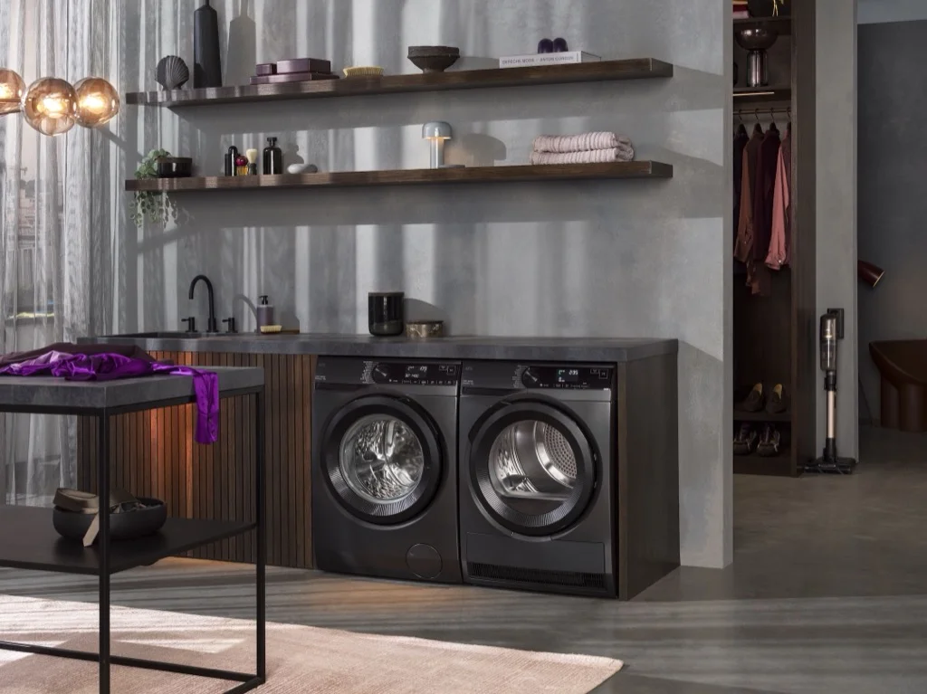Aeg Serie 7000 LR7FH94DG: la lavatrice total black che trasforma il bucato in esperienza premium