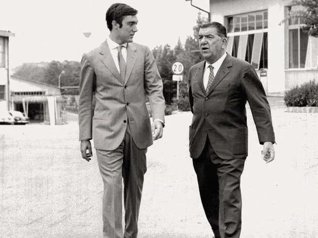 Nona parte: Un canestro di soddisfazioni, Poteva mancare il calcio? No...