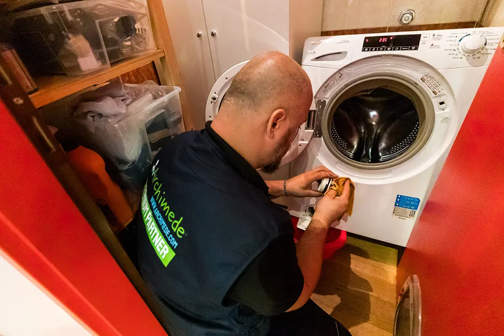 Assistenza Candy Napoli: Numero Verde, Errore E03 e Riparazione a Domicilio