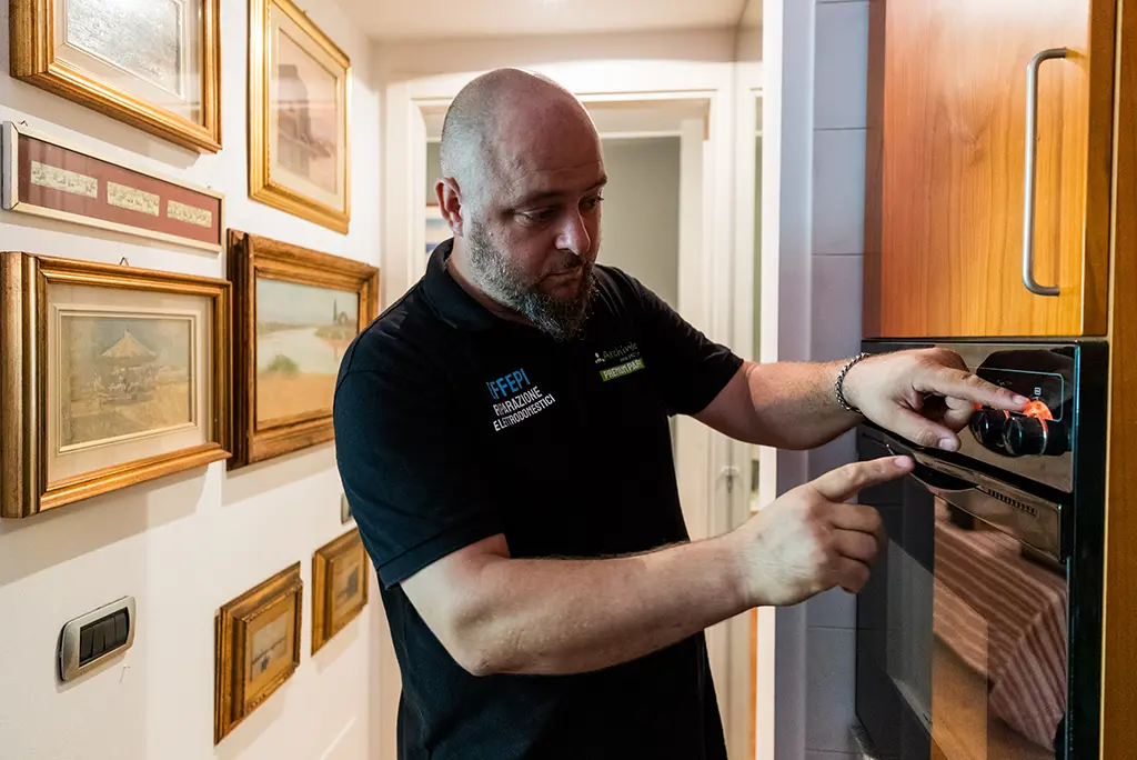 Forno Electrolux Non Si Spegne: Guida Completa alla Diagnosi e Soluzione del Problema